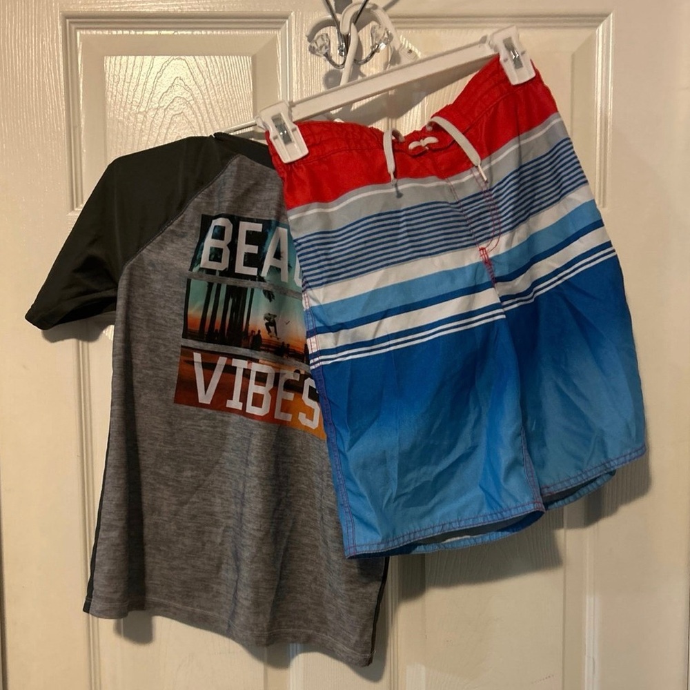 Boys Swimsuit set size large ￼(10-12)